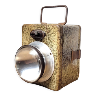 Antique portable lantern lamp