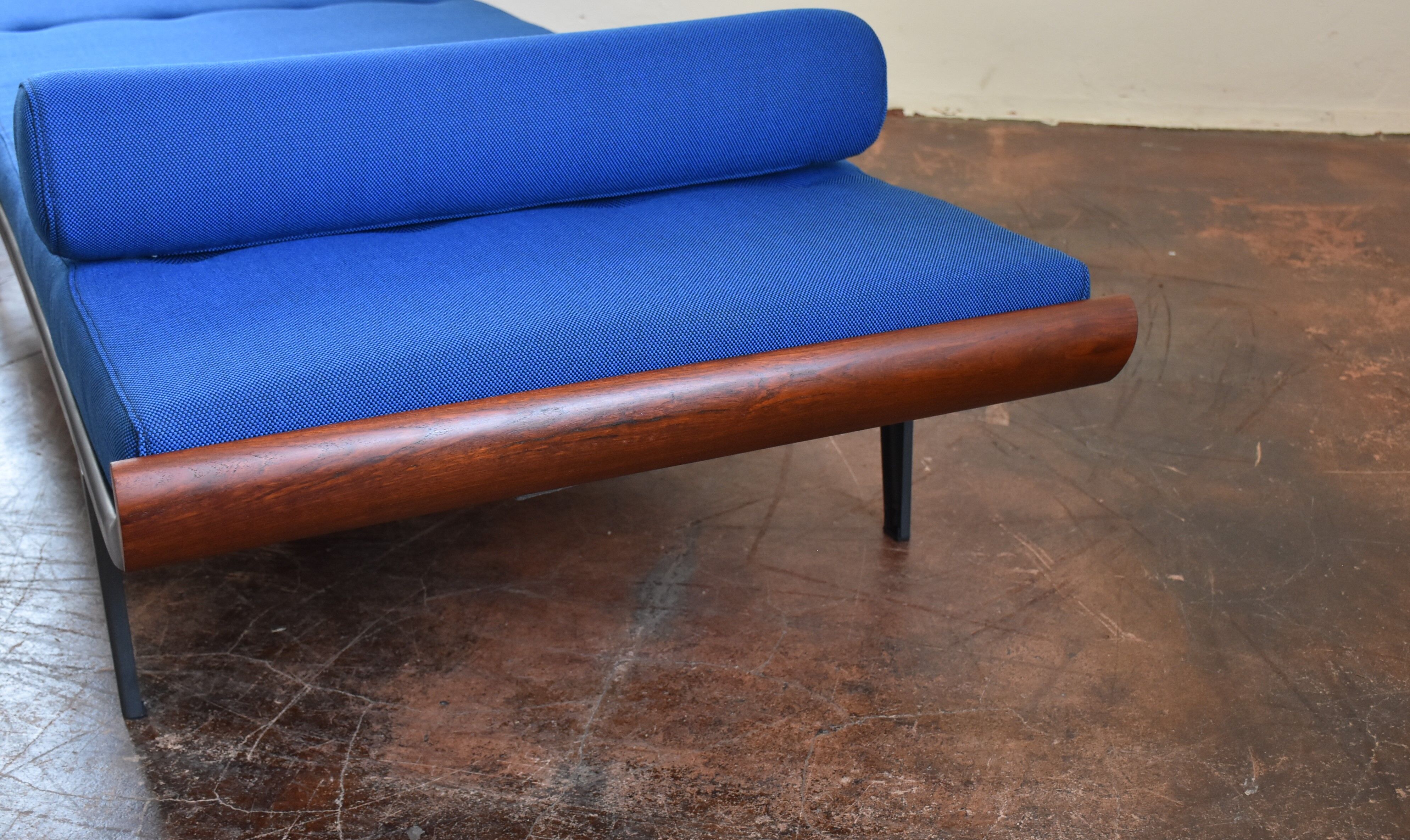 2 Cleopatra Mid Century Design Daybeds