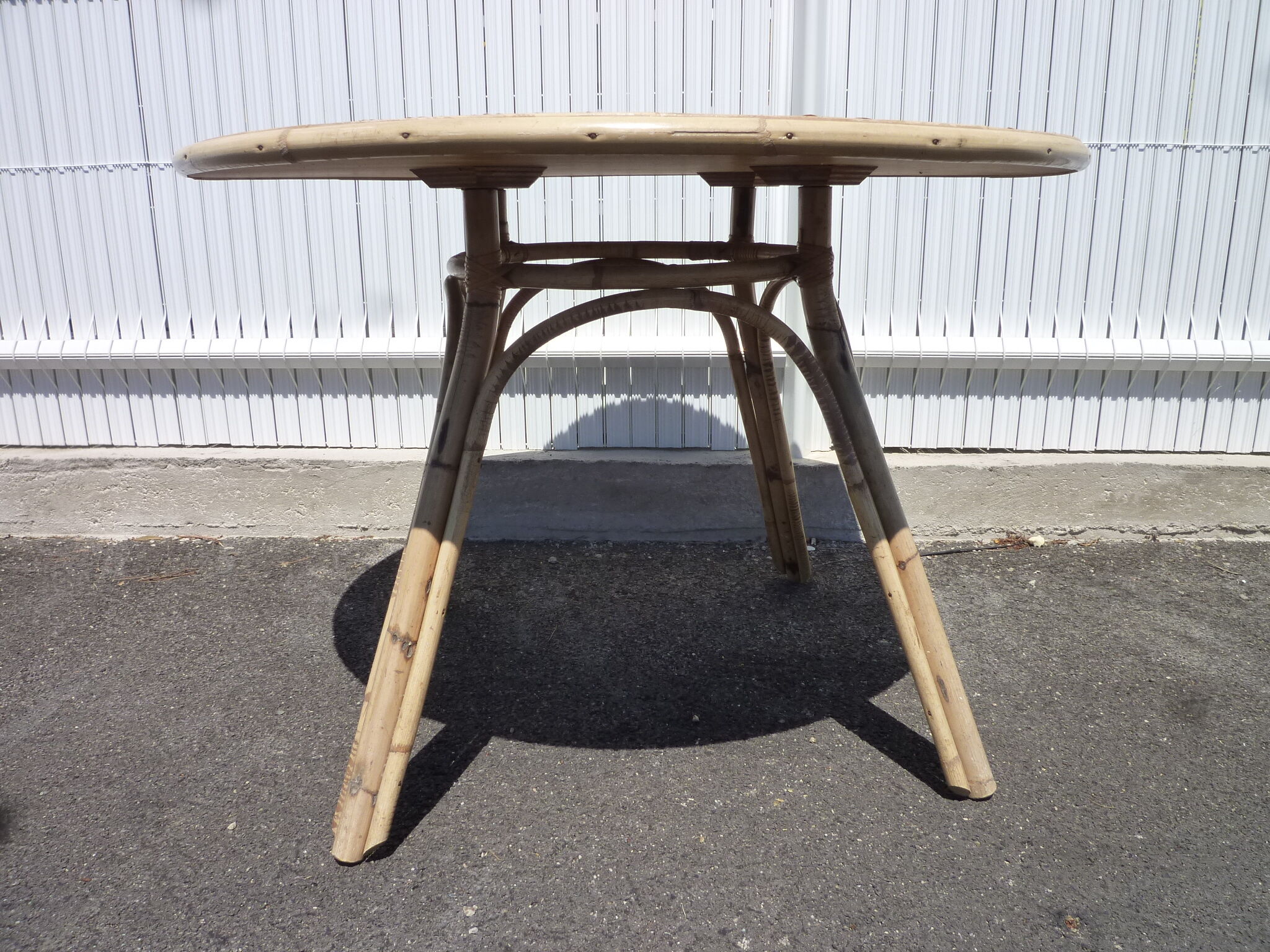 Roundtable in rattan marquetterie