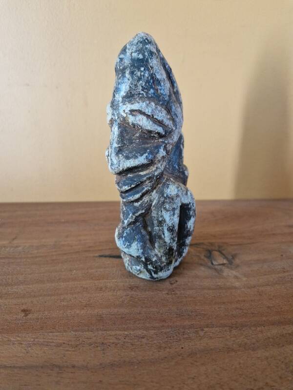 Pomdo statue of the Kissi people of Guinea - Carved stone