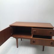 Scandinavian 60s row with spindle feet