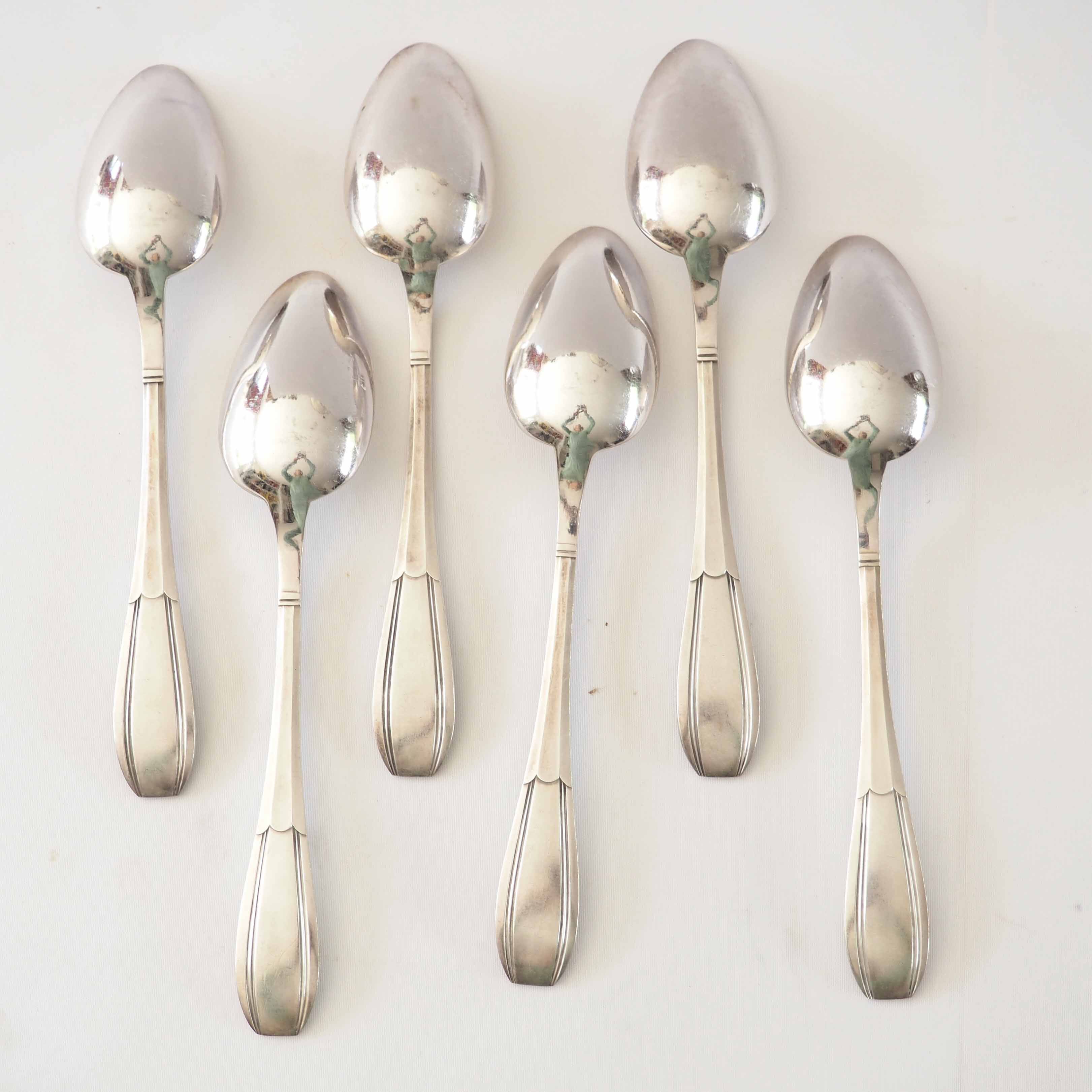 Silver cutlery set
