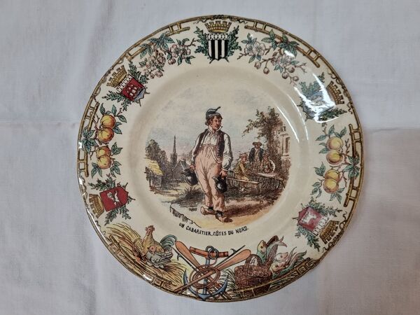 Assiettes en faïence sarreguemines : les Bretons