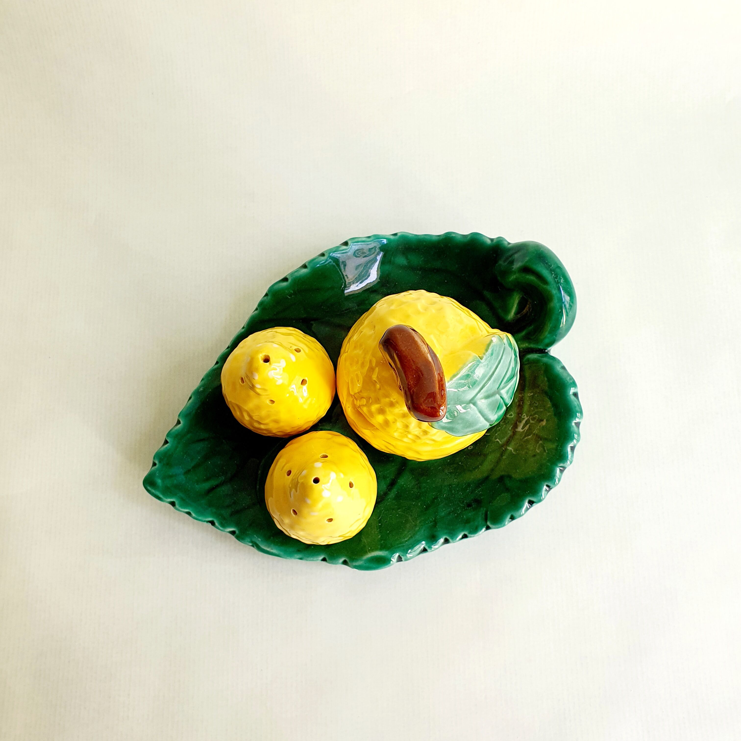 Servant salt / pepper / mustard in slurry lemons Vallauris