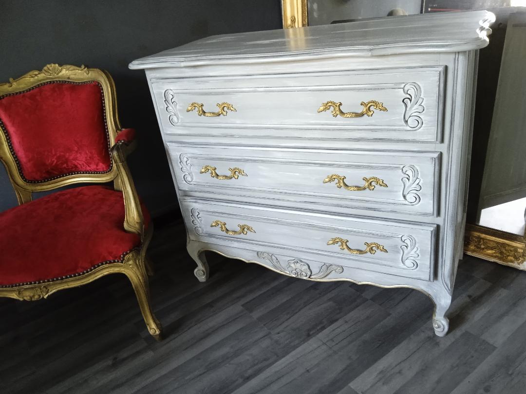 Patinated chest of drawers Louis XV style