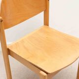 Scandinavian style chair with flared back