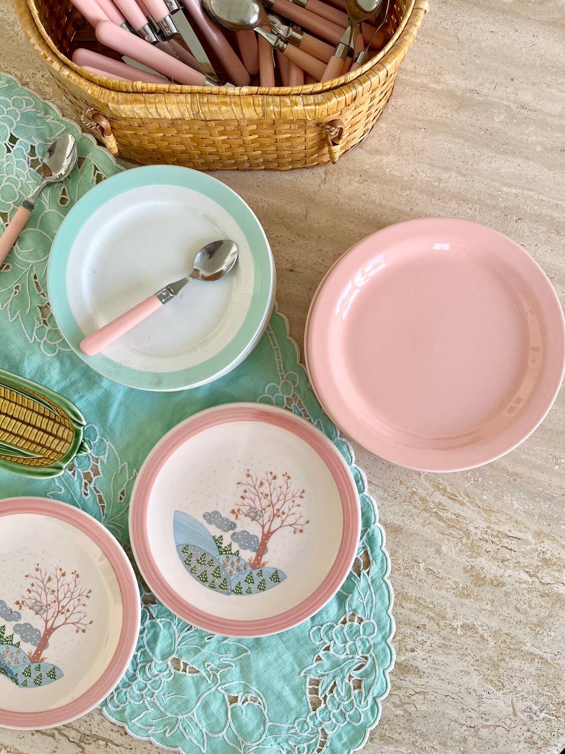 6 powder pink Italian iron earthenware plates