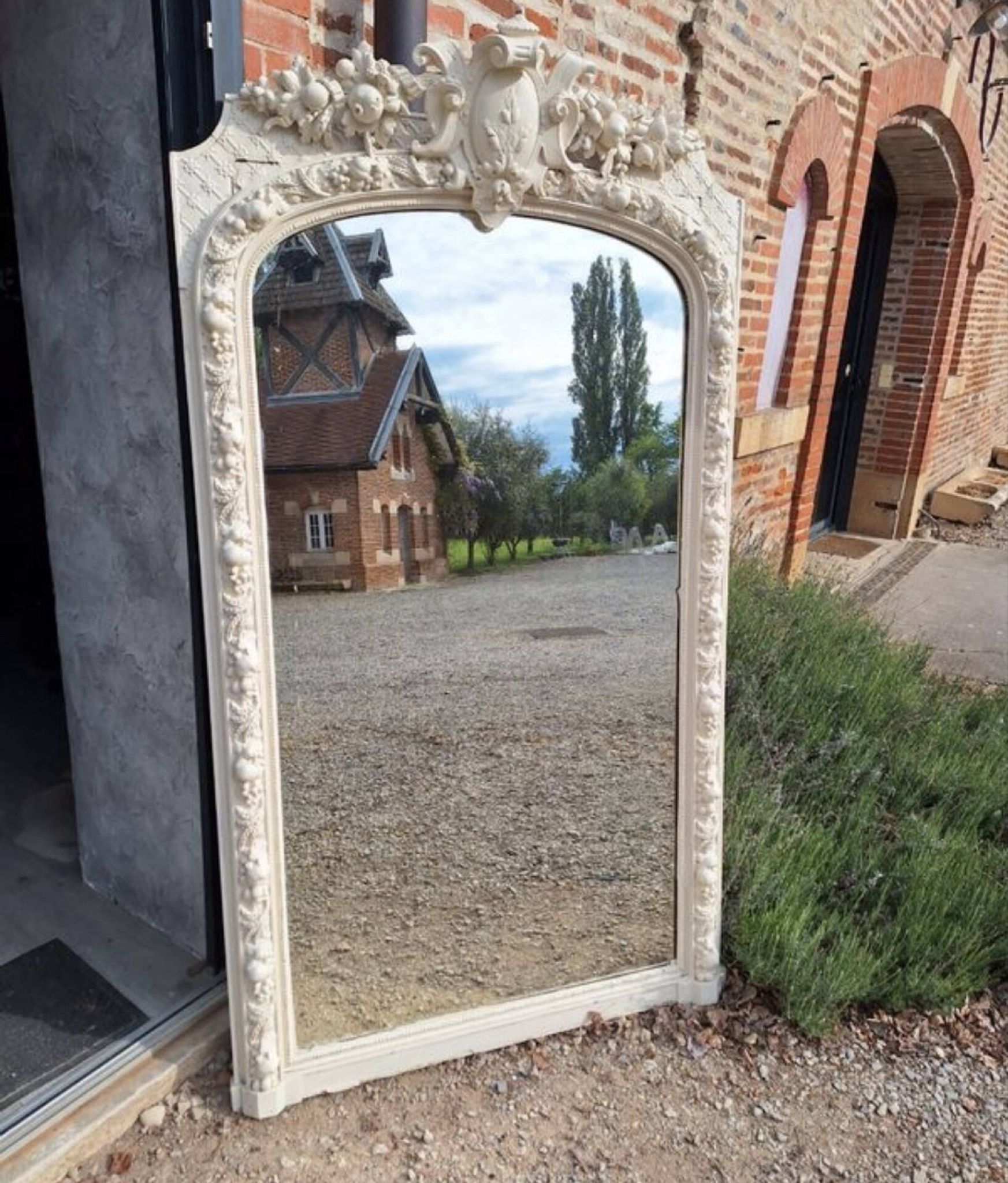 Miroir baroque en bois sculpté