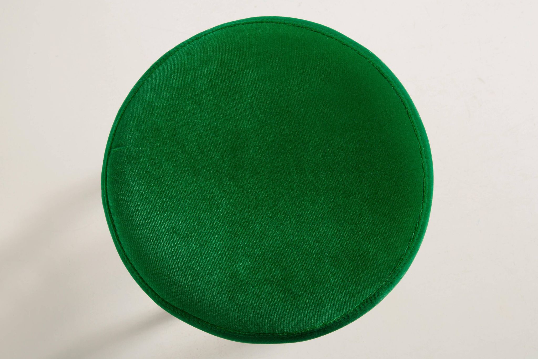 Tabouret en velours vert herbe mi-siècle, Europe, années 1960
