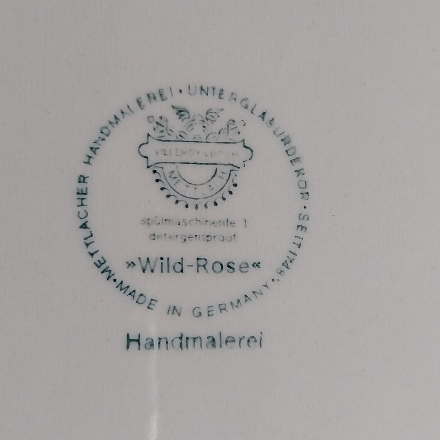 Butter dish Villeroy & Boch model Wild Roses