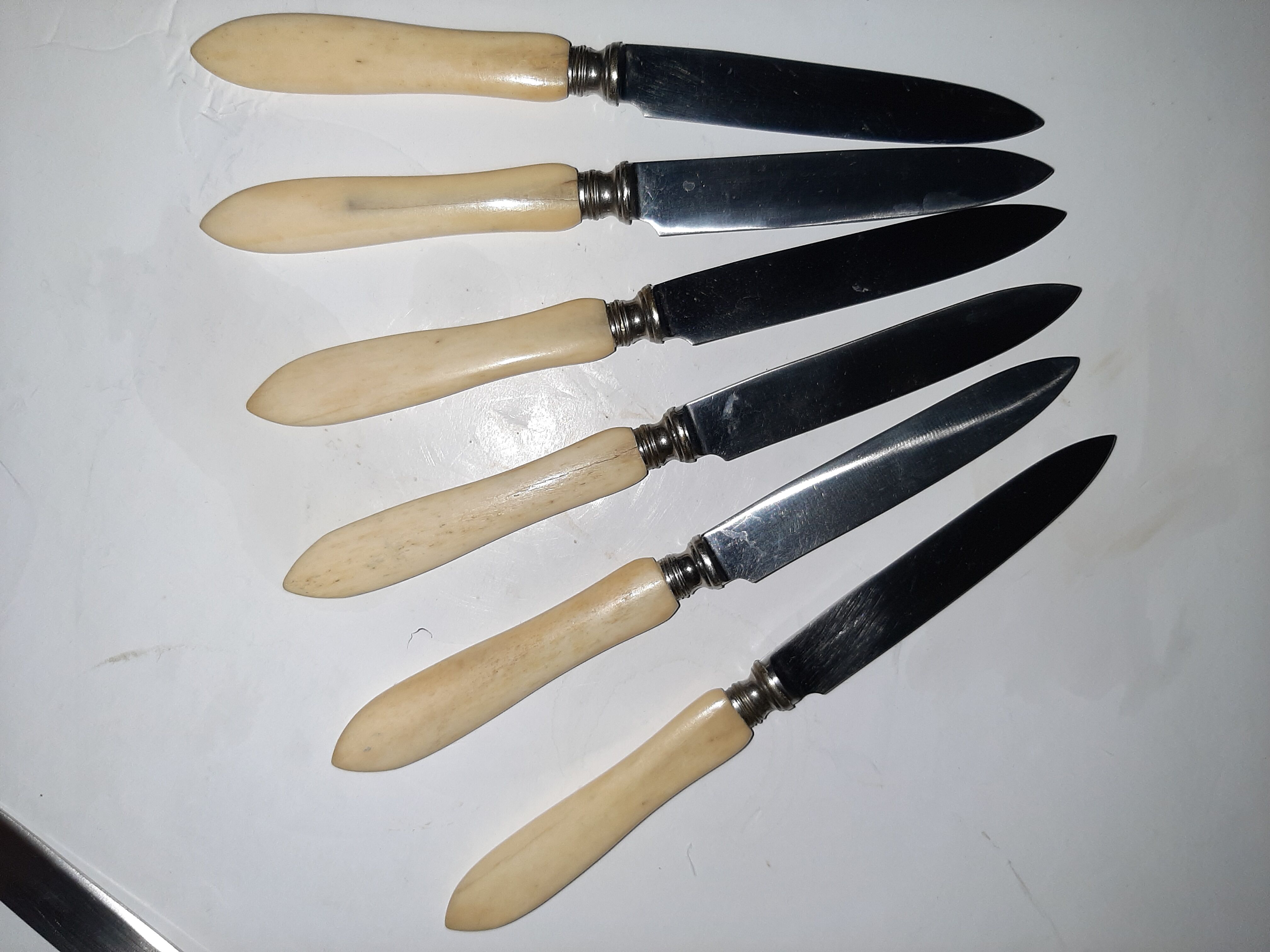 2x6 old knives handle normal bones and cheese/desserts