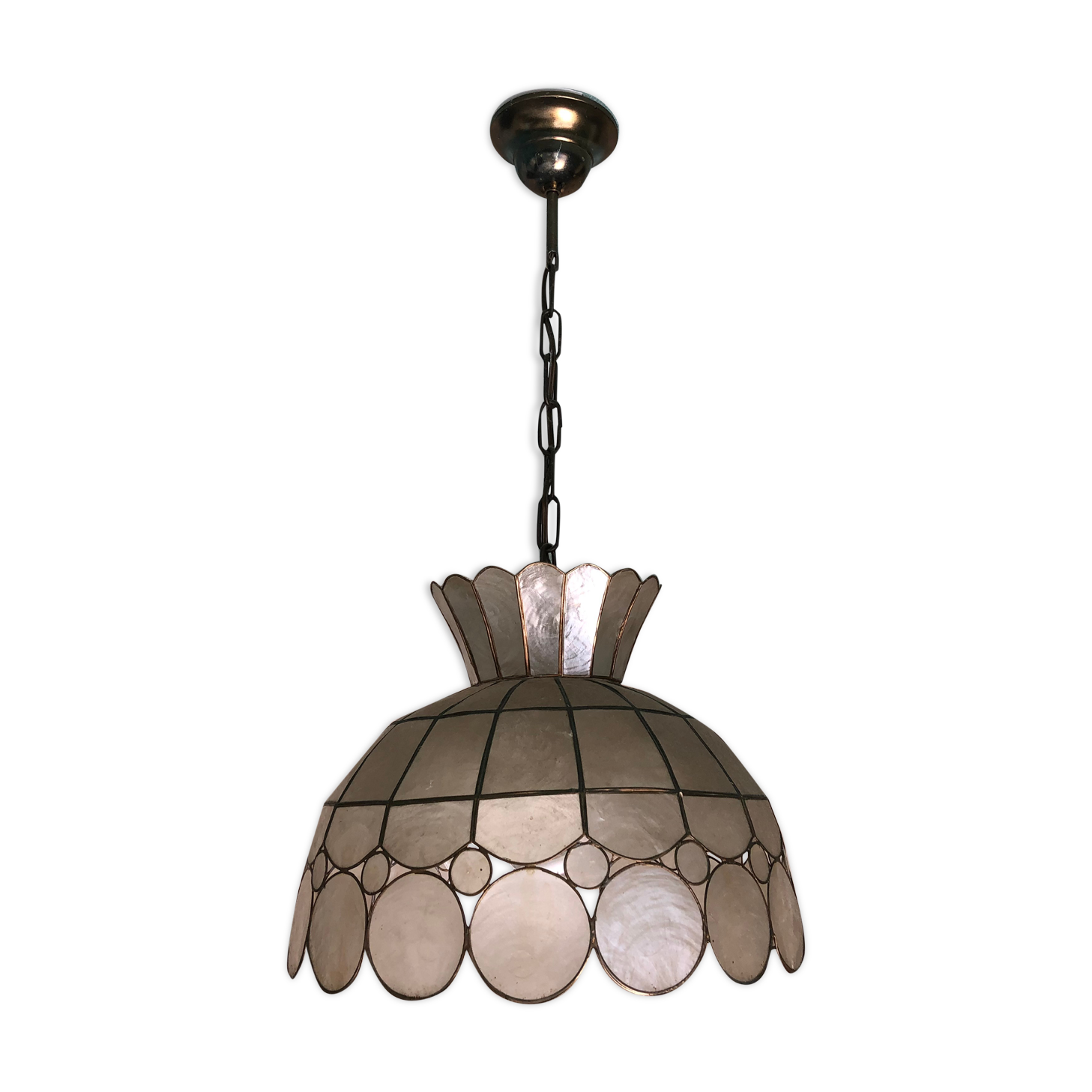 Mother-of-pearl hanging lamp