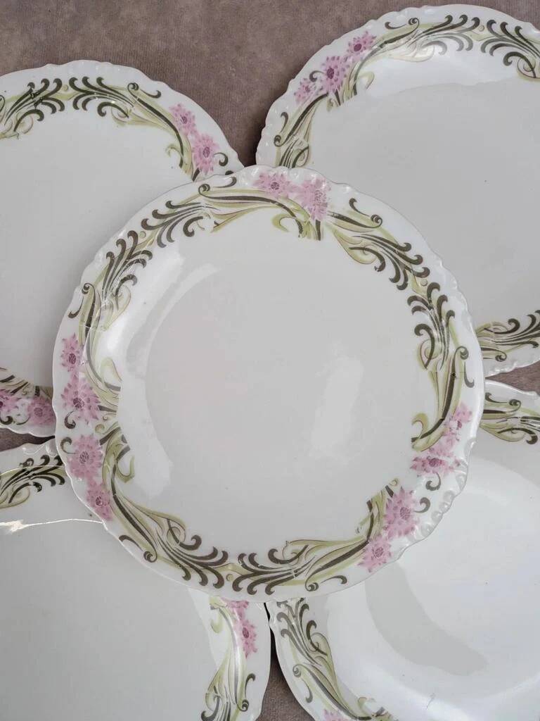 Set of 5 Limoges porcelain dessert plates in Art Nouveau style.