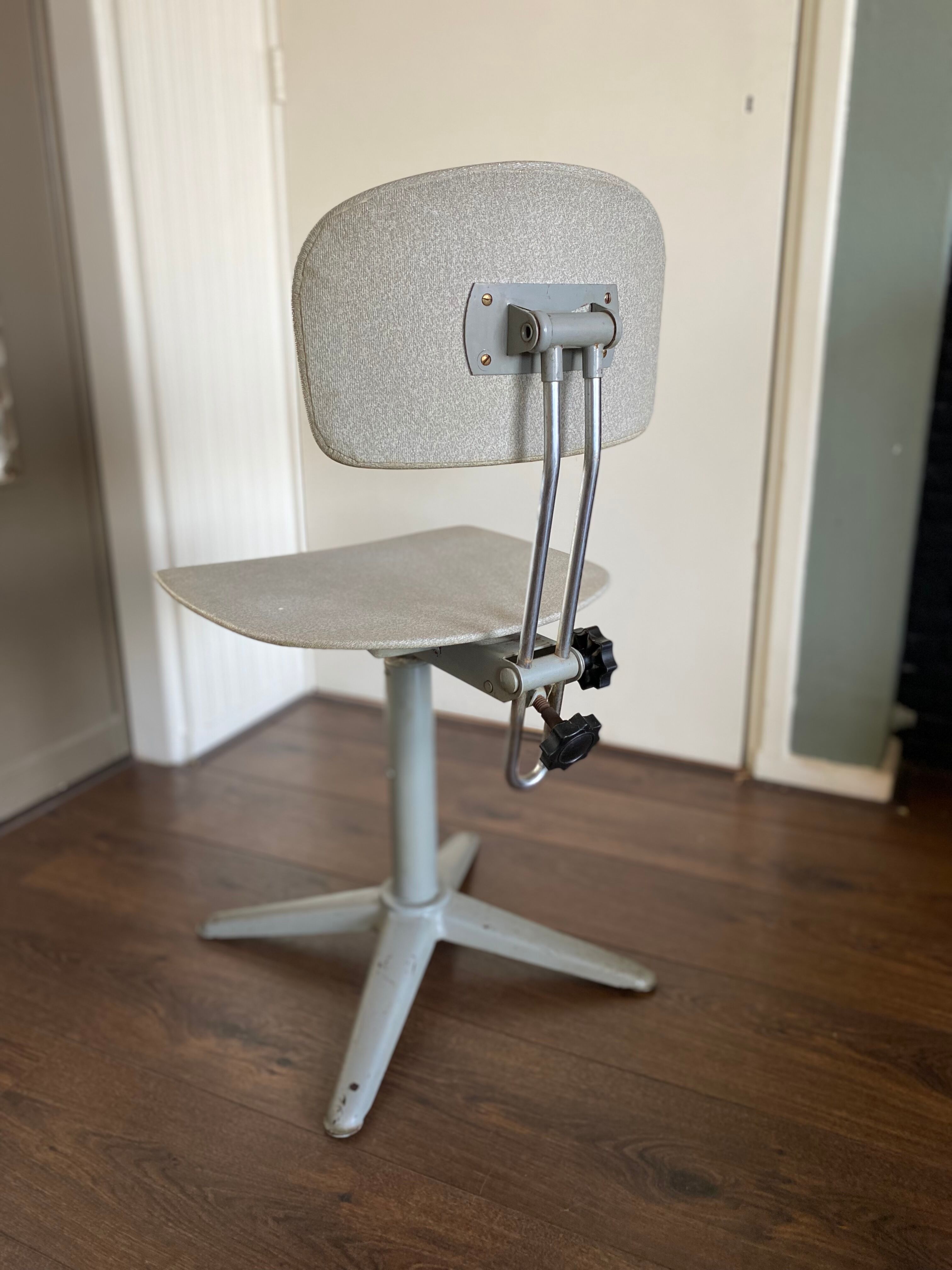 Chaise de bureau industrielle vintage, années 1950