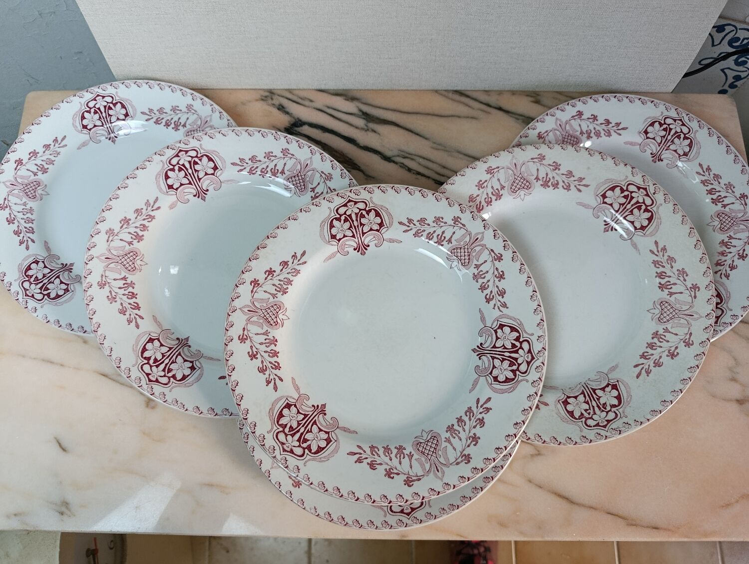 Flat plates Lunéville model Sébastopol With Lions of Faience