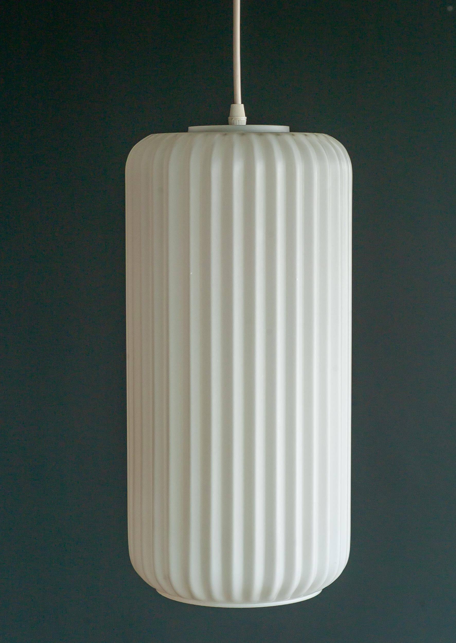 Large Italian architectural pendant loght in opaline glass - Attributed to Arredoluce.