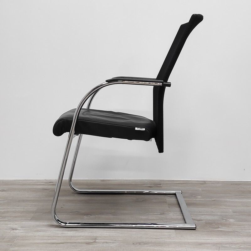 Trendoffice sled chair Black with armrests