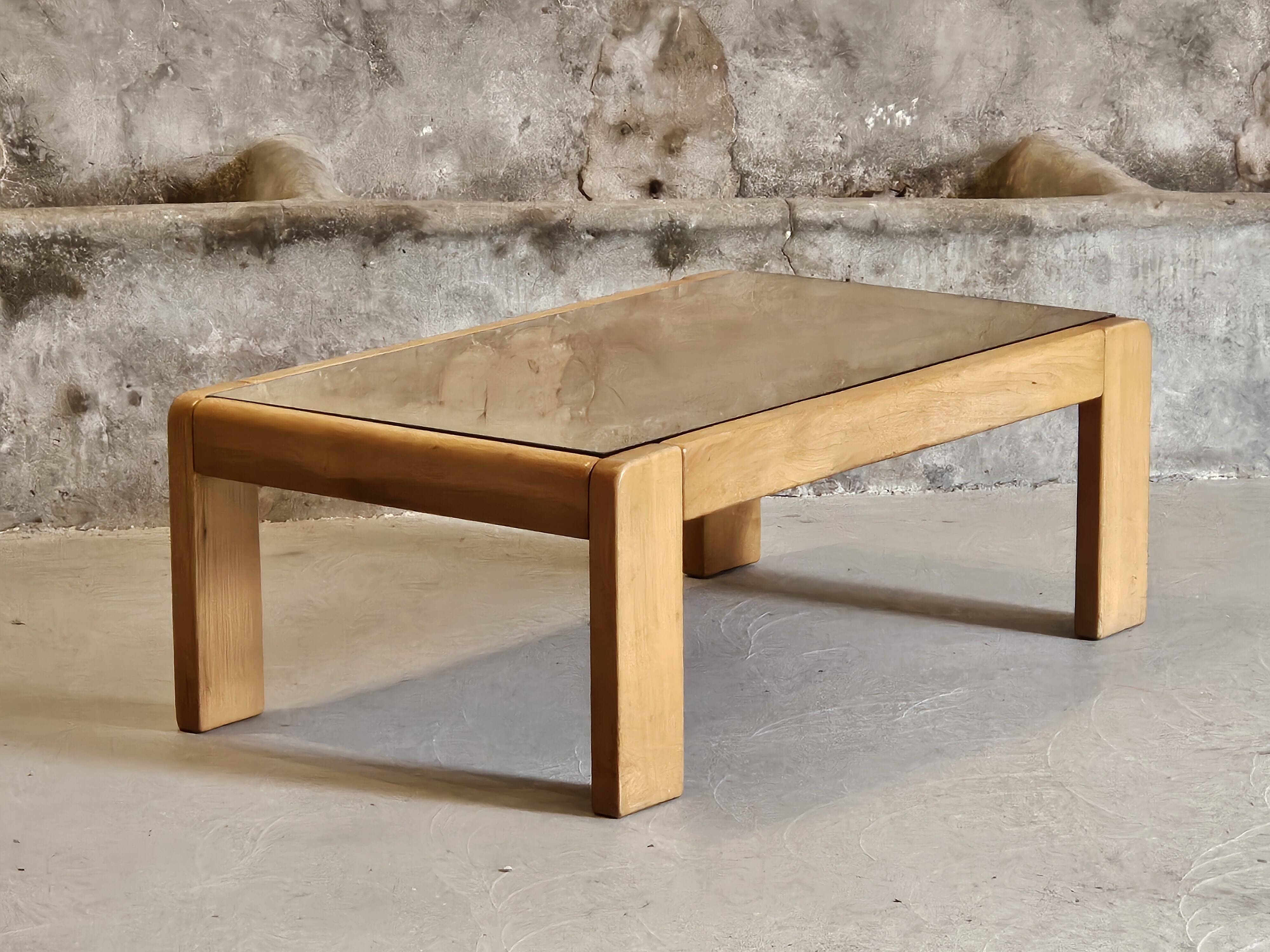 Designer coffee table 1970-1980 in kois elm and glass