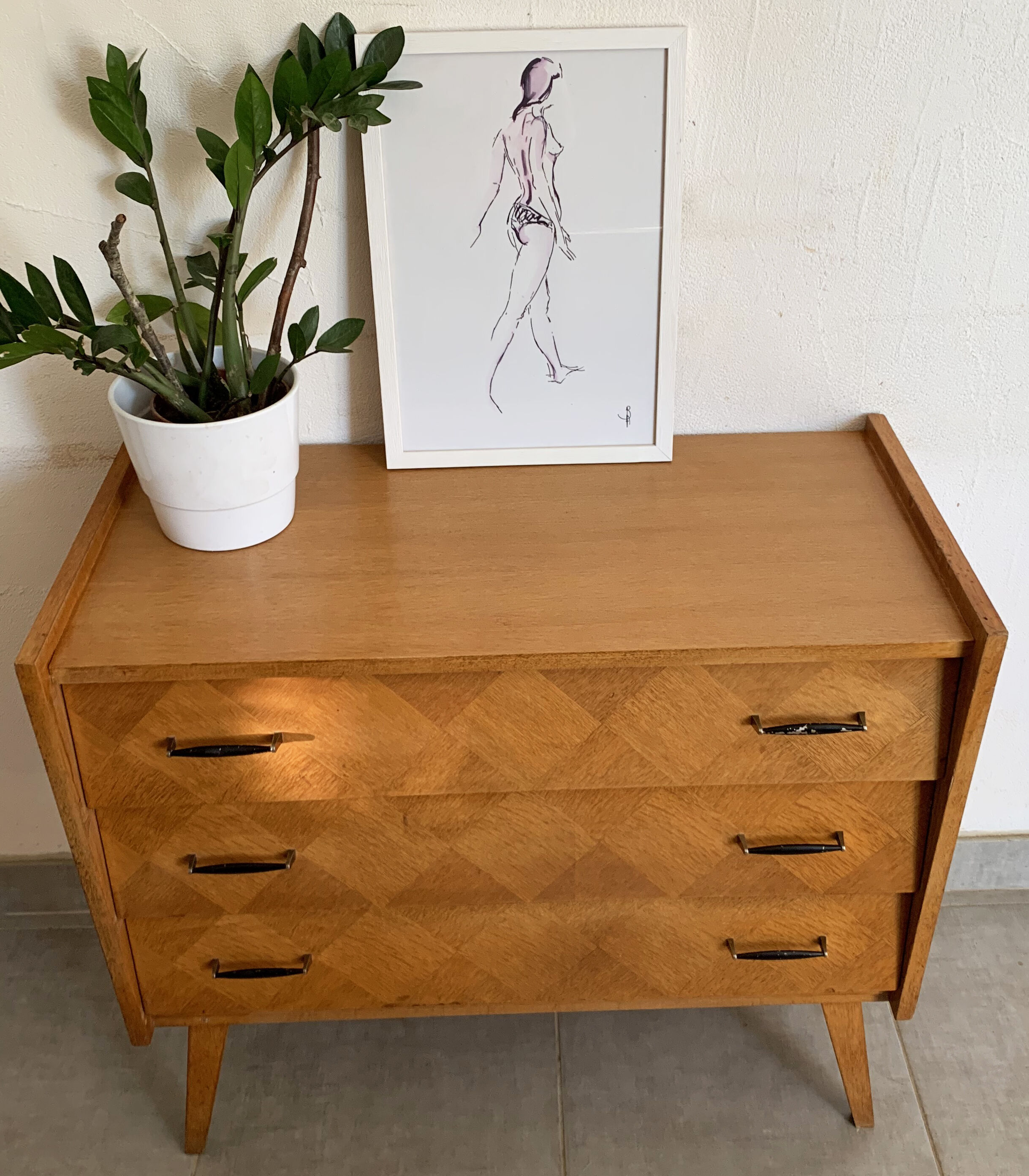 Oak chest of drawers from the scandinavian 60s