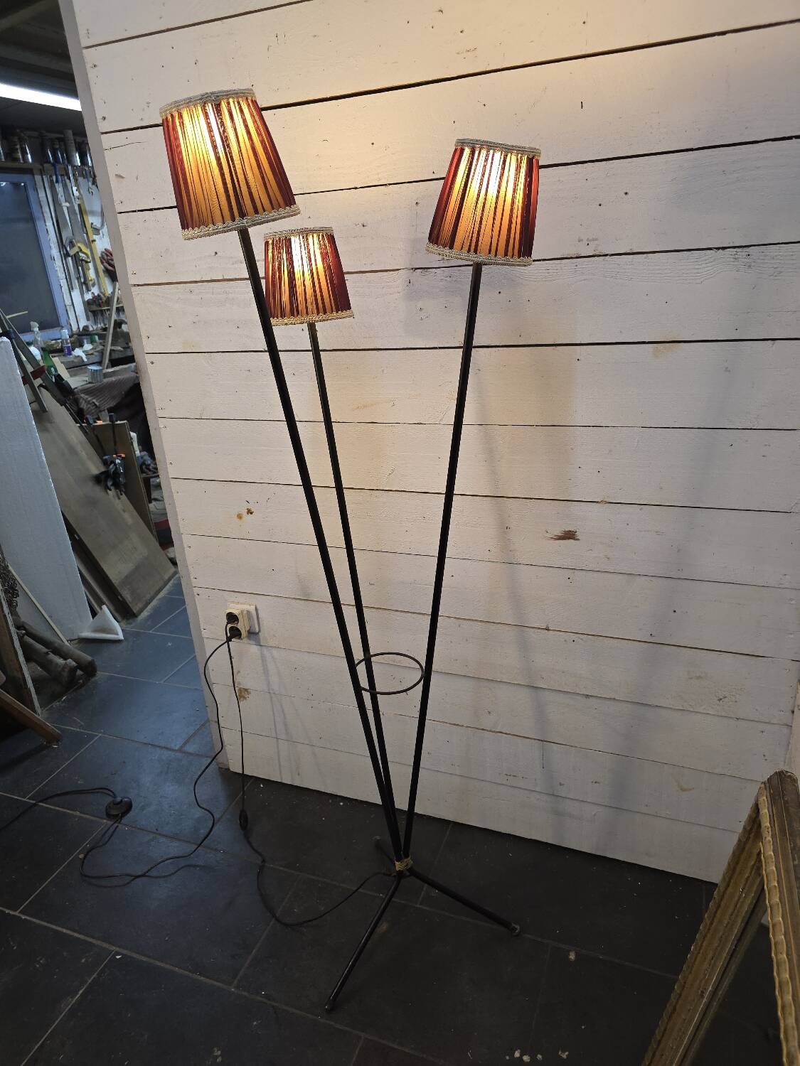 1960s tripod floor lamp, 3 lights