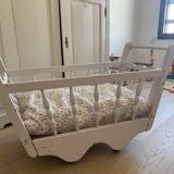 Doll bed