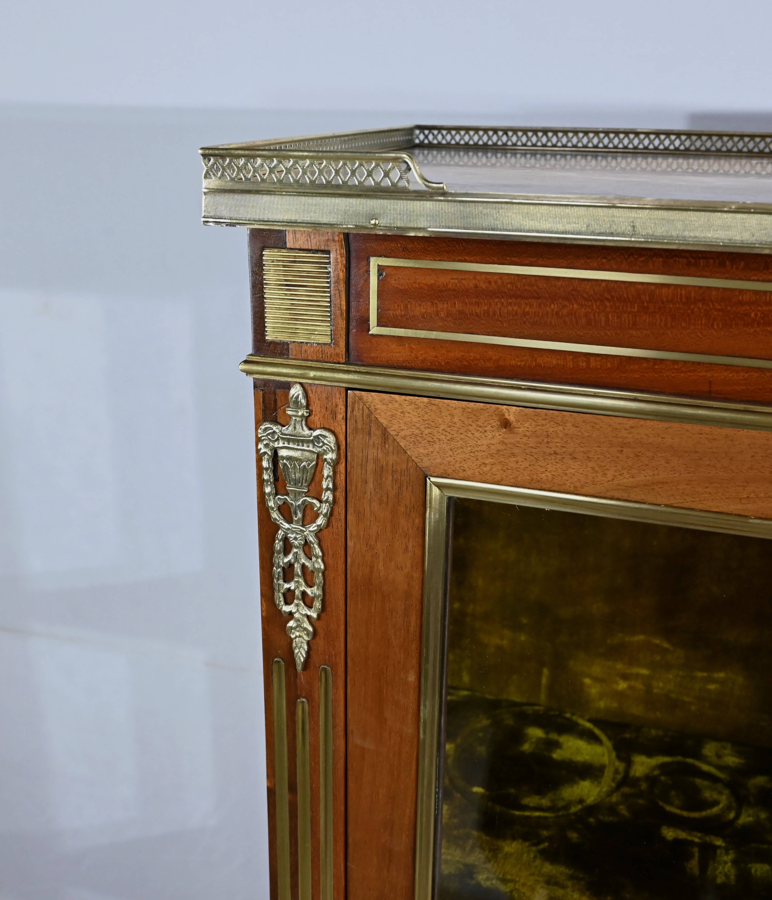 Small Mahogany Showcase, Louis XVI style – Mid 20th century