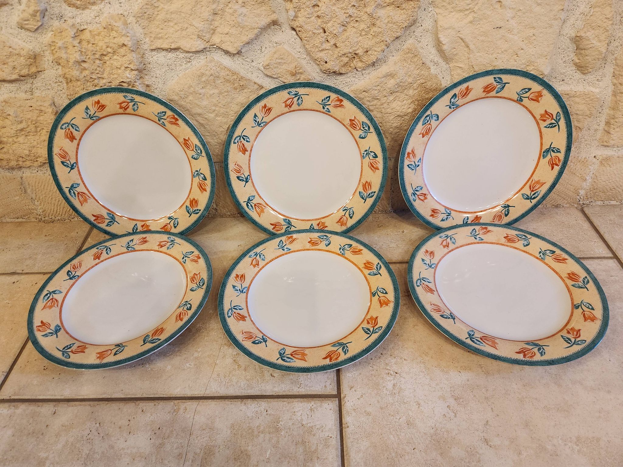 Set of 6 vintage "Gallery" dinner plates
