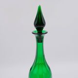 Green glass carafe from the 19th century - England, circa 1870.