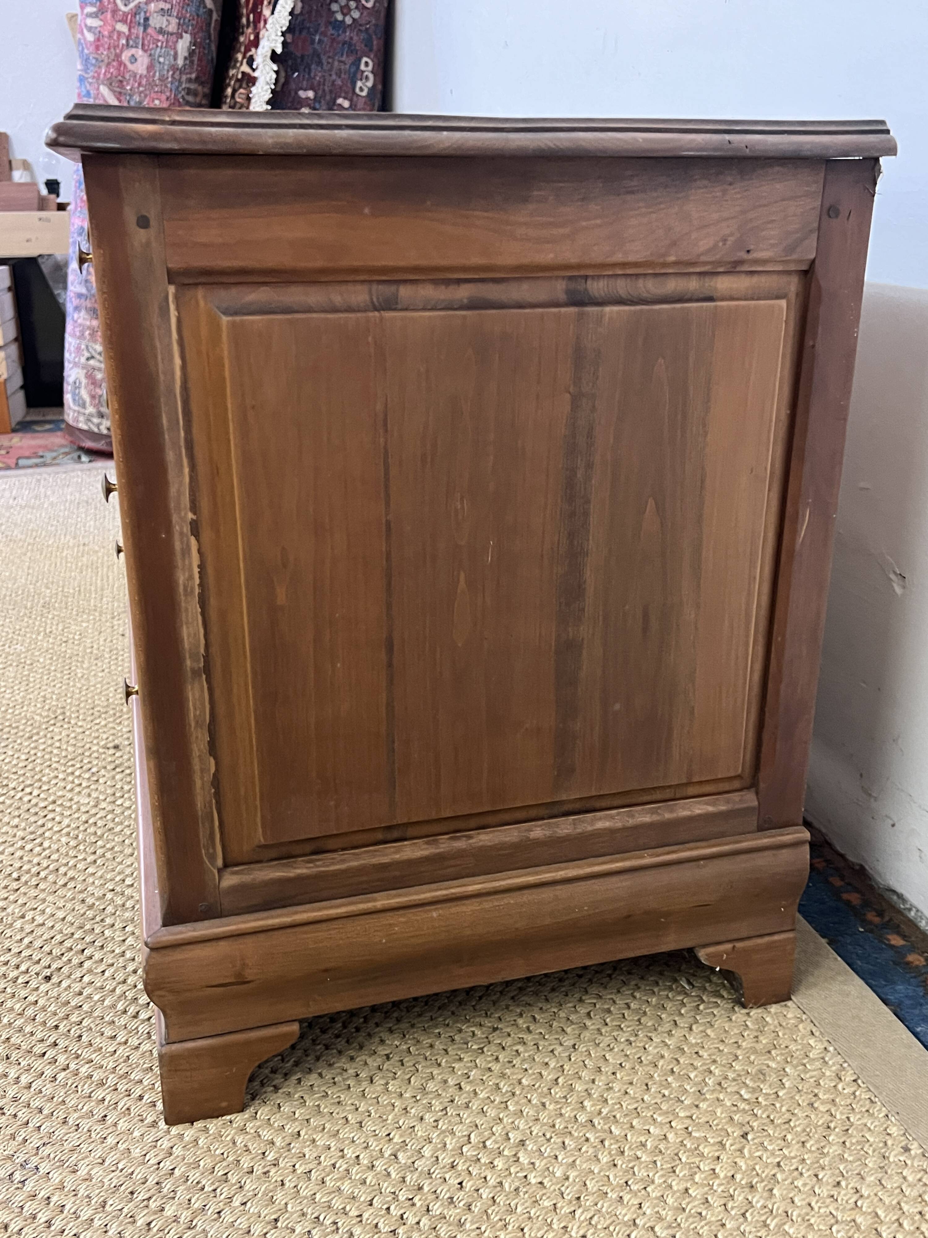 Small vintage wooden chest of drawers 3 drawers