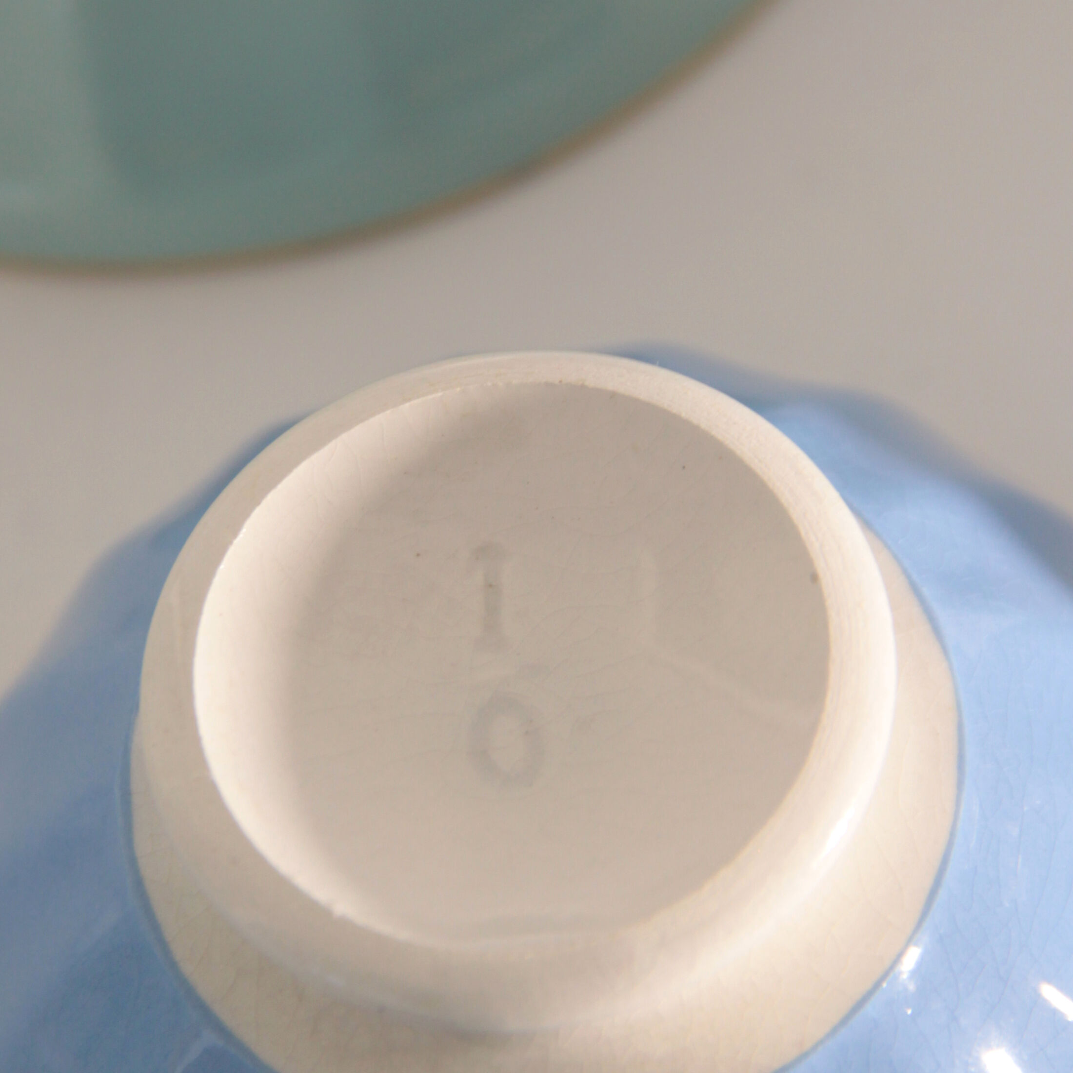 Set of 4 ceramic bowls