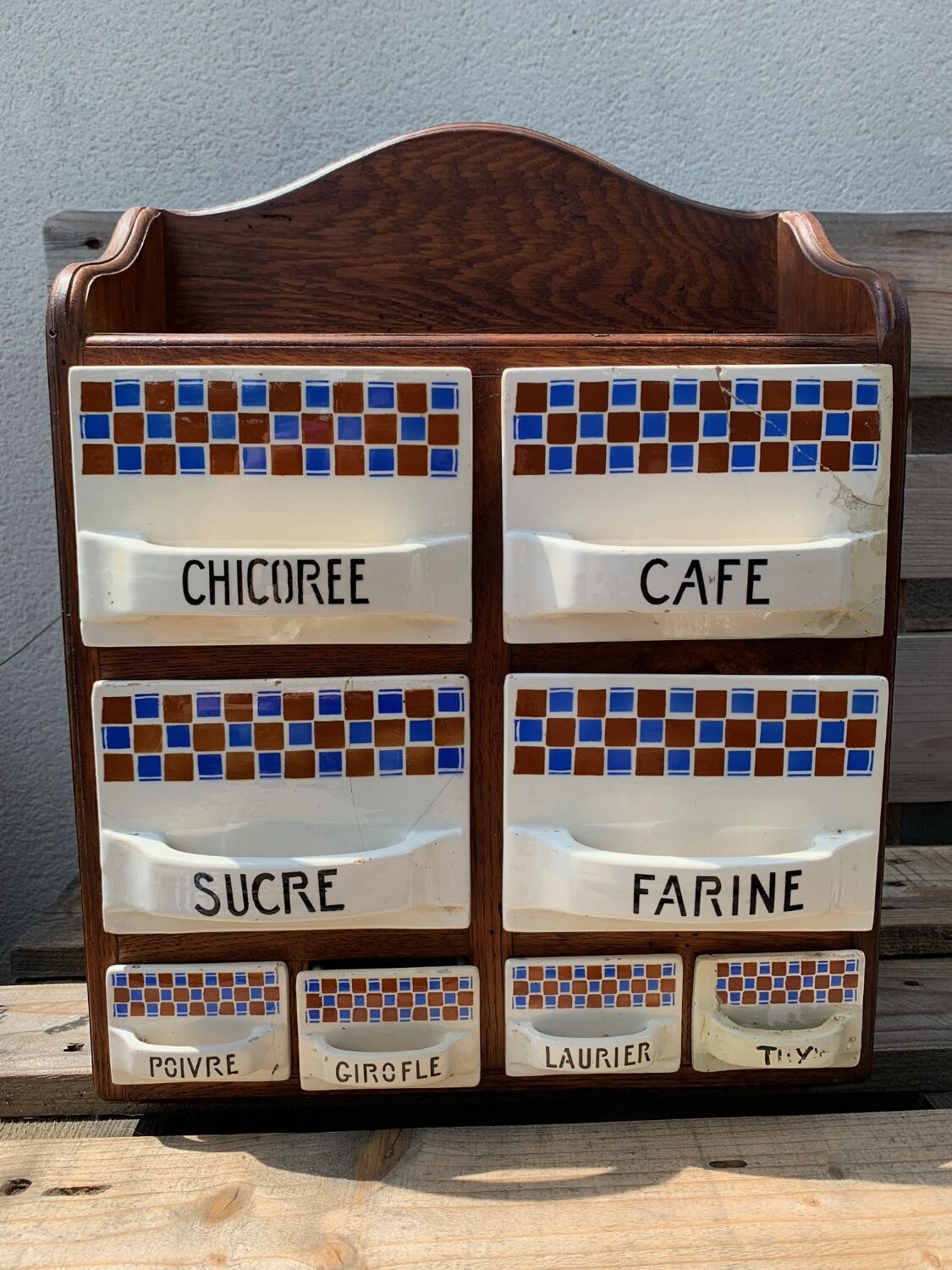 Old spice cabinet Saint-Clément