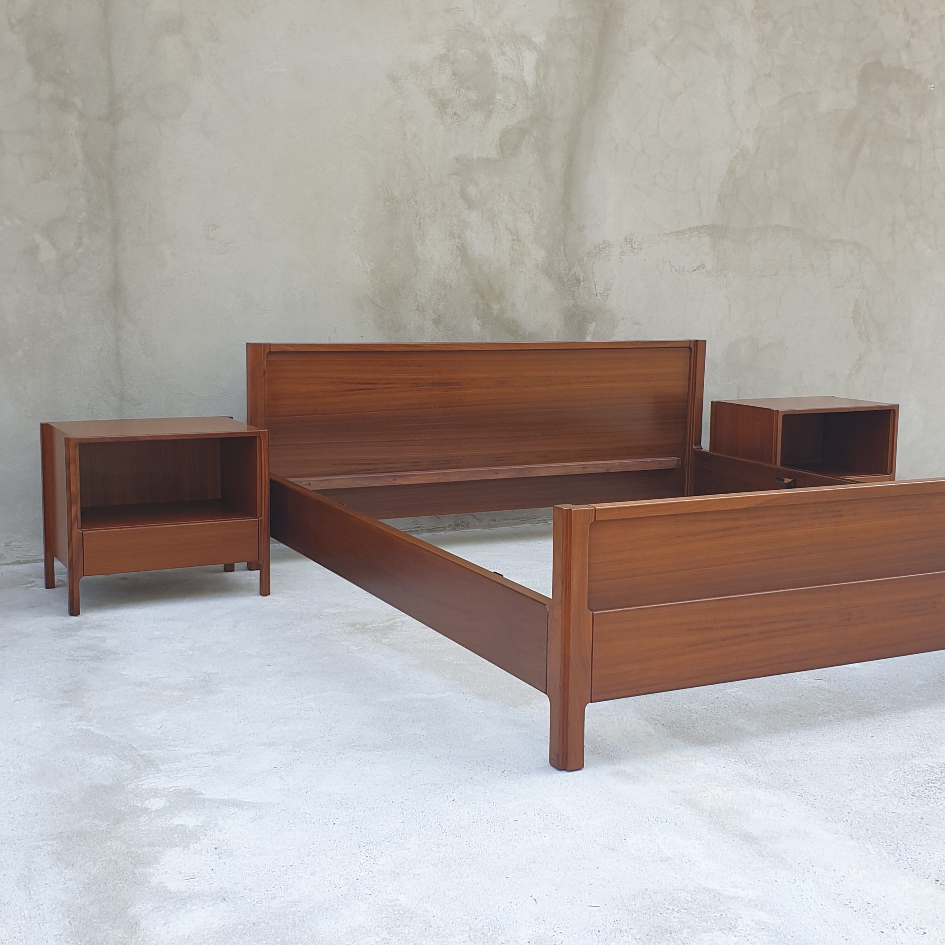 Lit de noyer Stilwood des années 1960