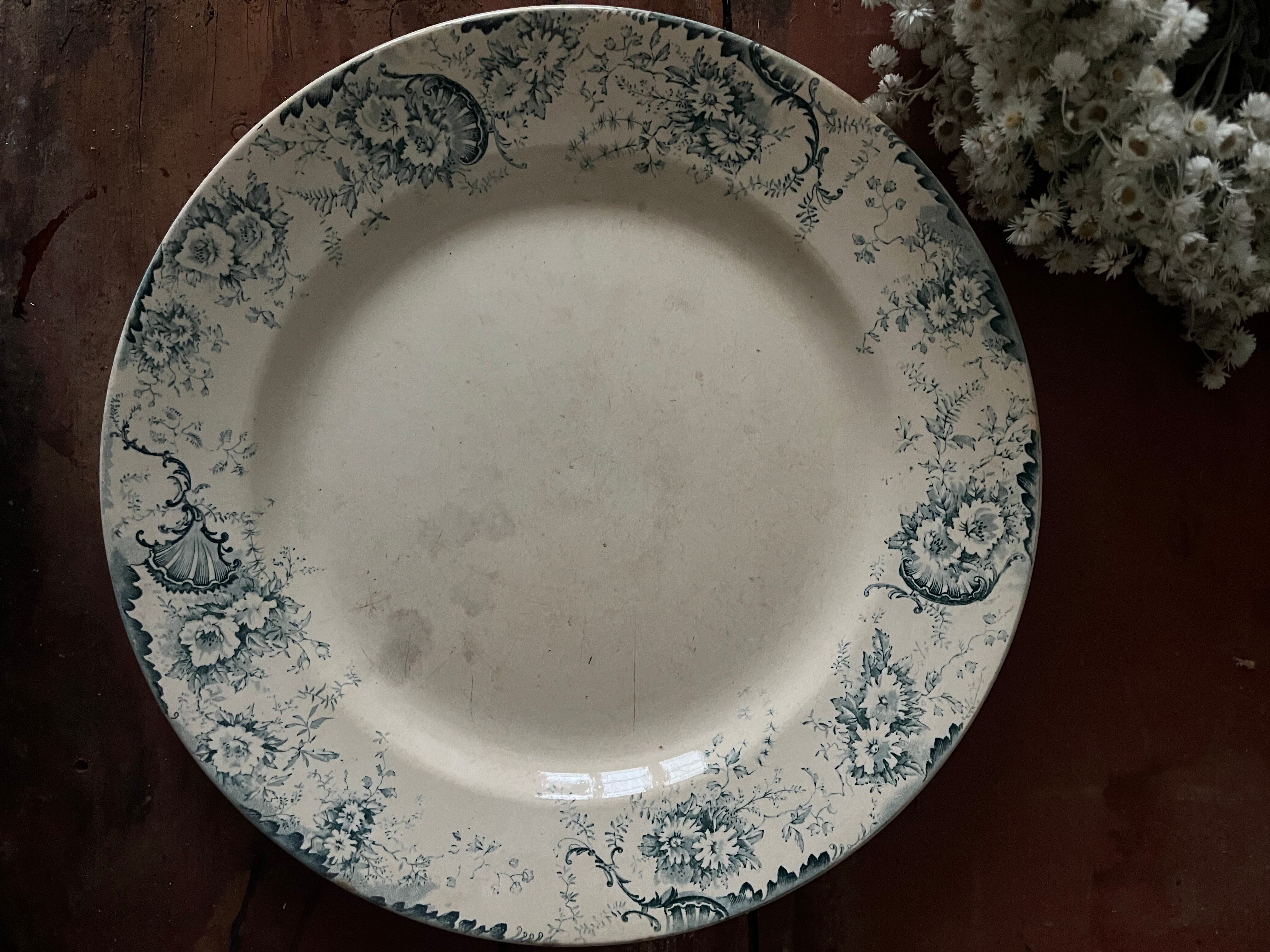 Large round ironstone dish Choisy-le-Roi Derby