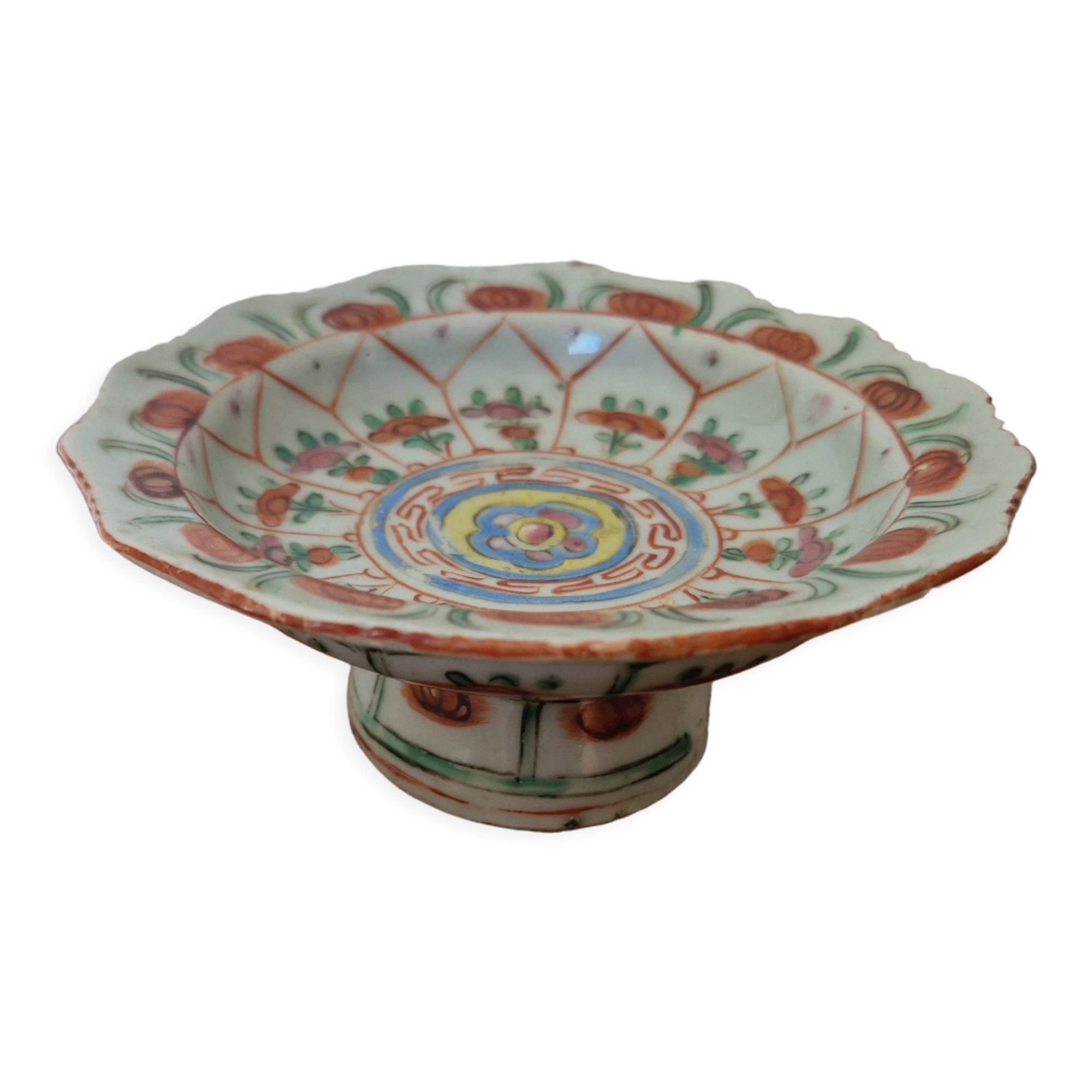 Benjarong porcelain cup