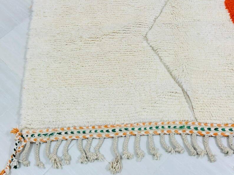 Tapis en laine pure fait main traditionnelle motifs colorés 140 x 260 cm