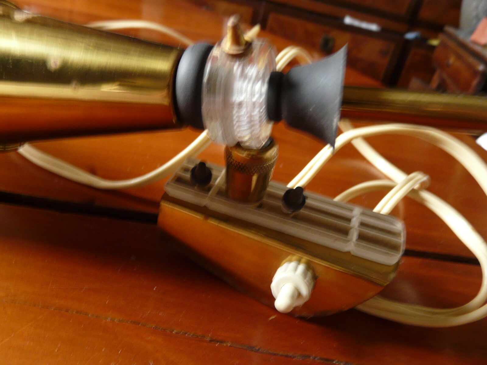 applique torchère vintage laiton et plexiglas avec interupteur