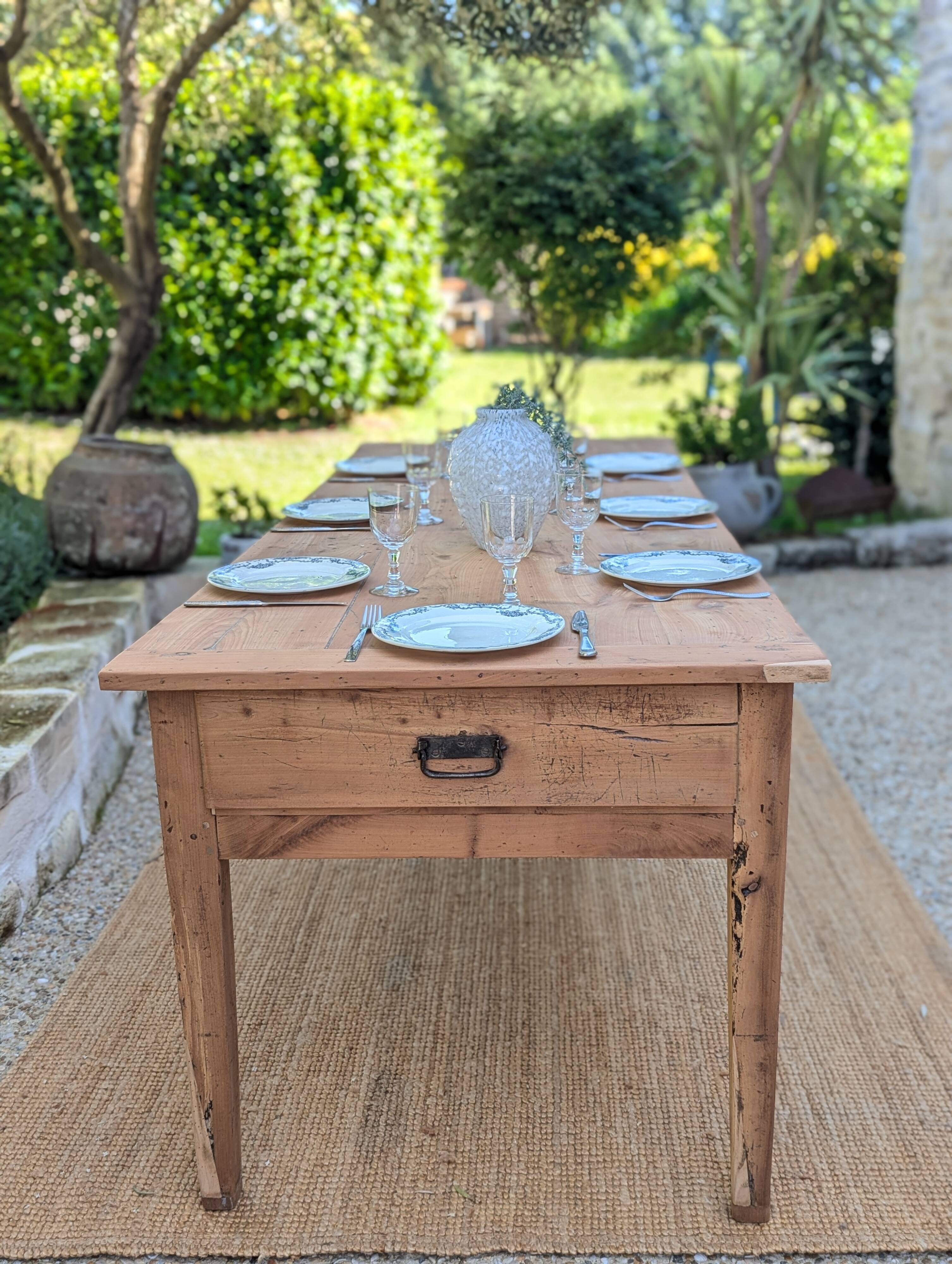 Farm table