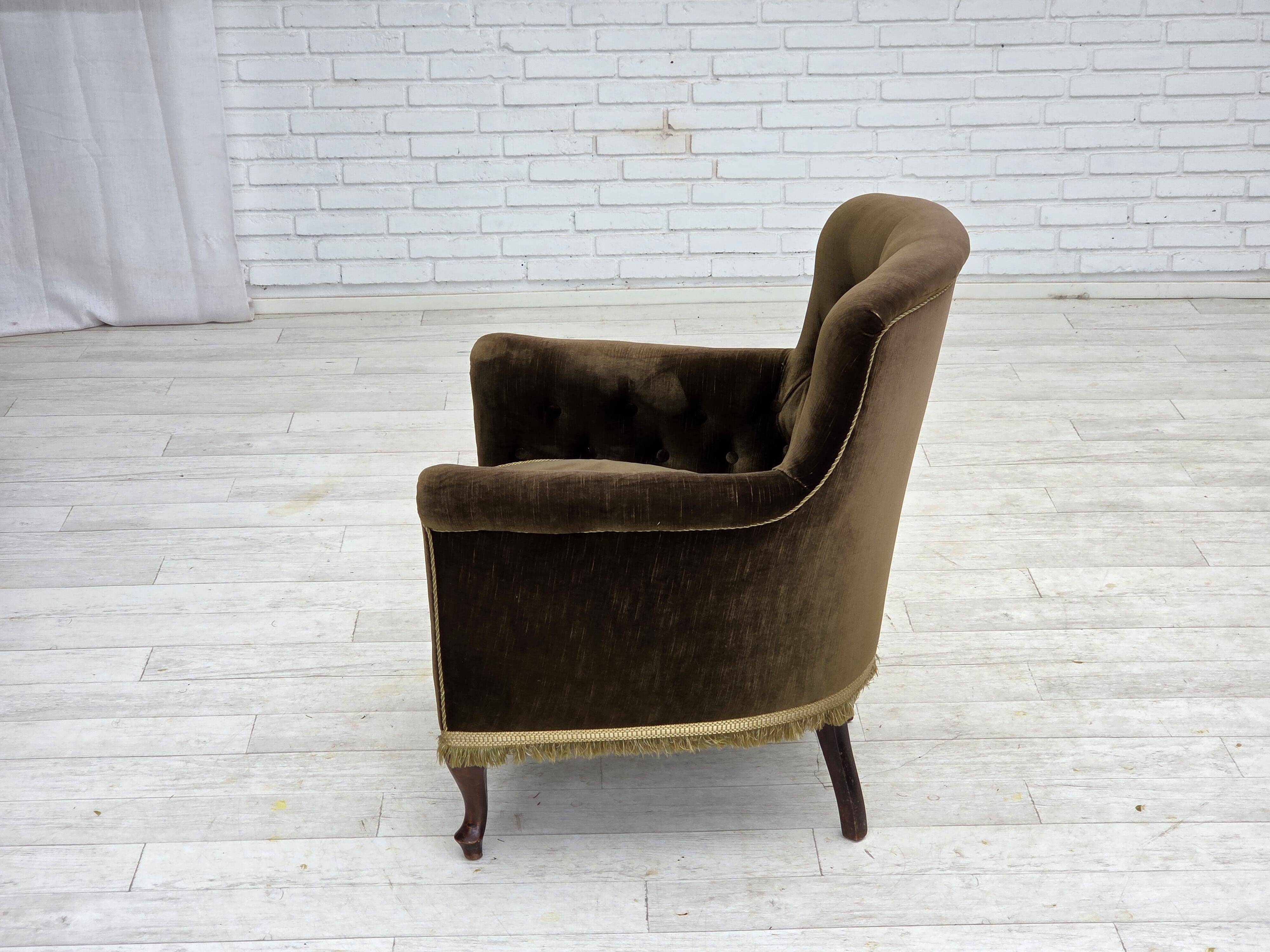 Fauteuil scandinave des années 1950, velours vert, bois de frêne.
