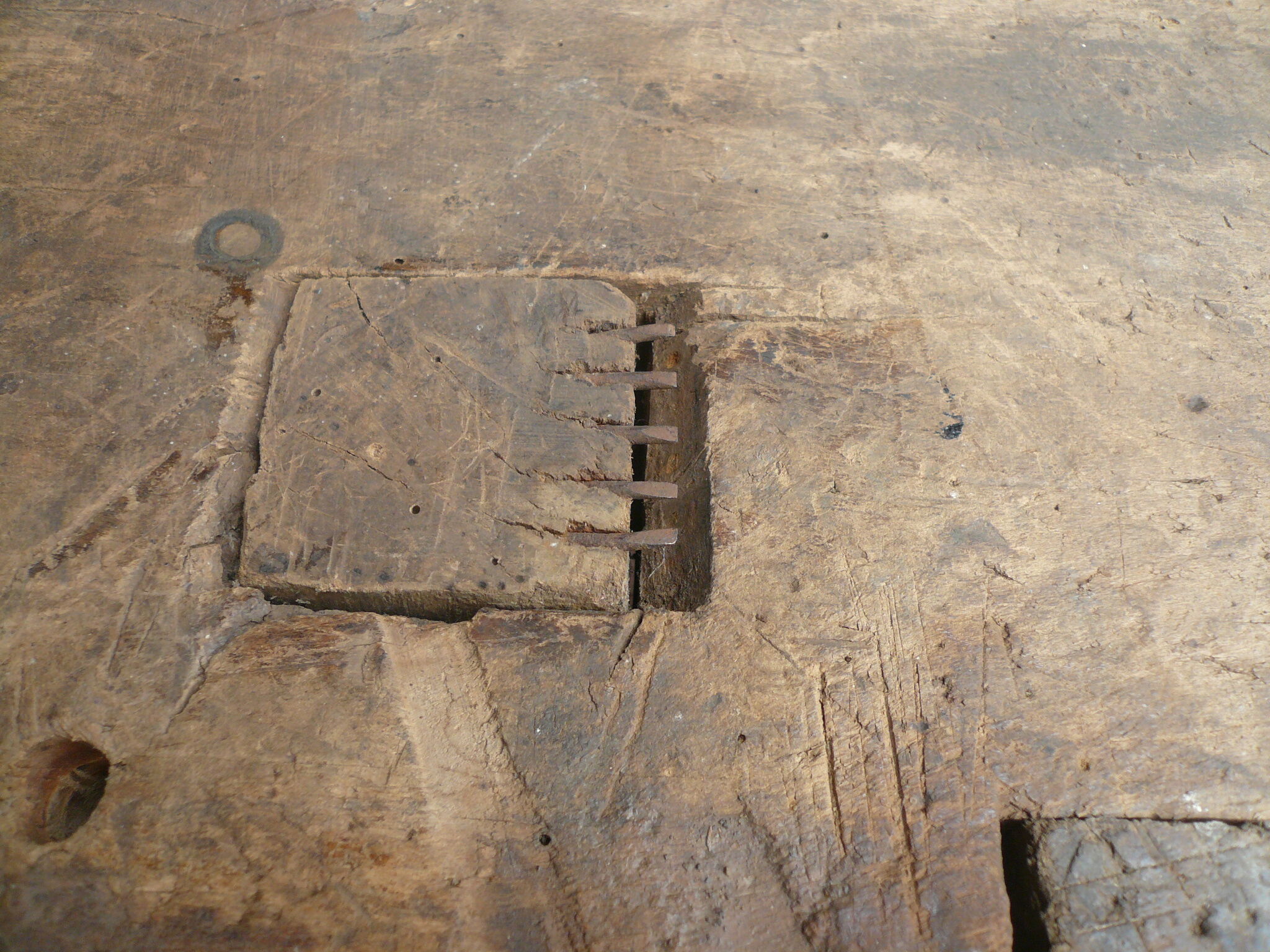 Massive wooden workbench