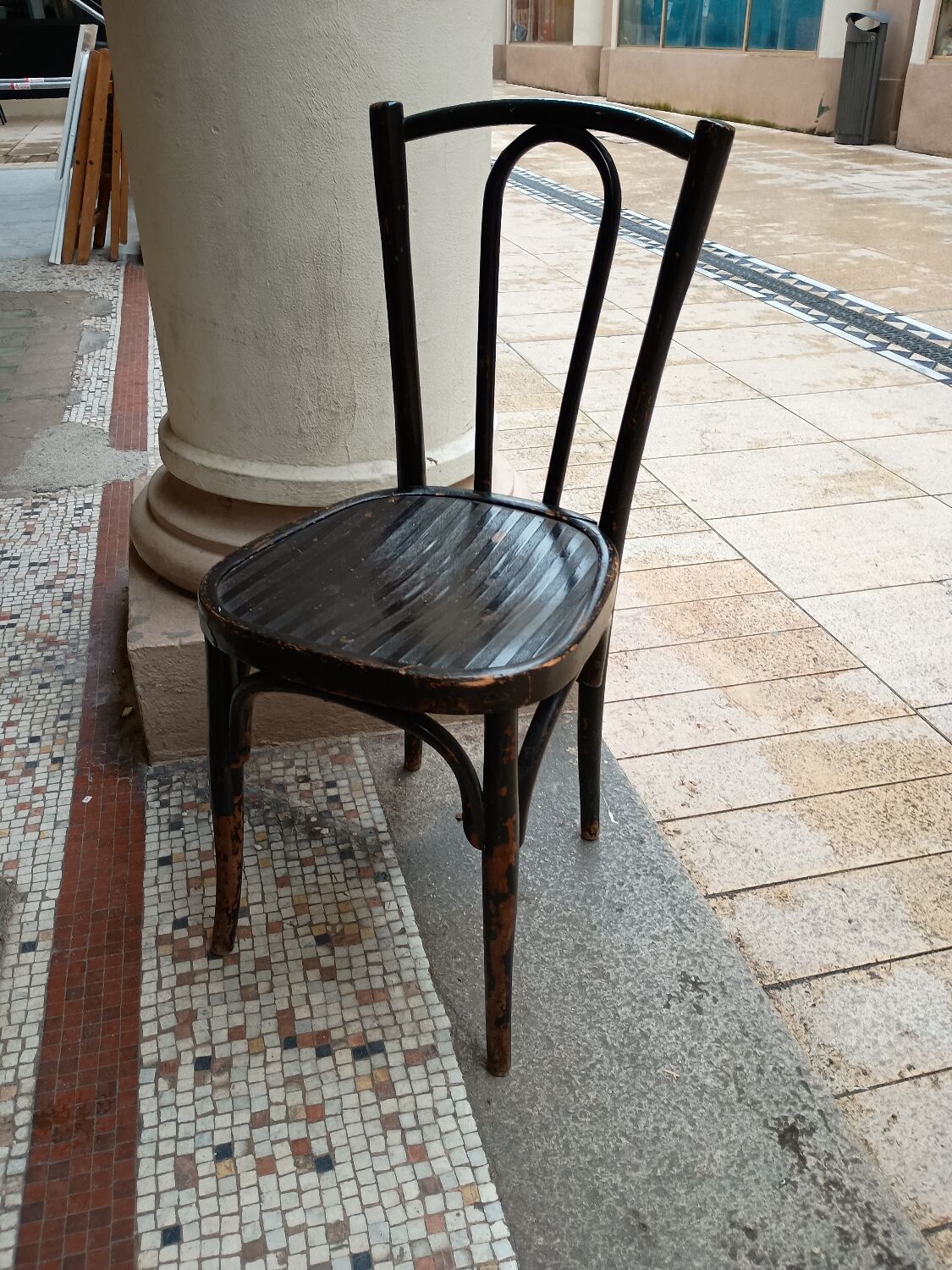 Bistro chair