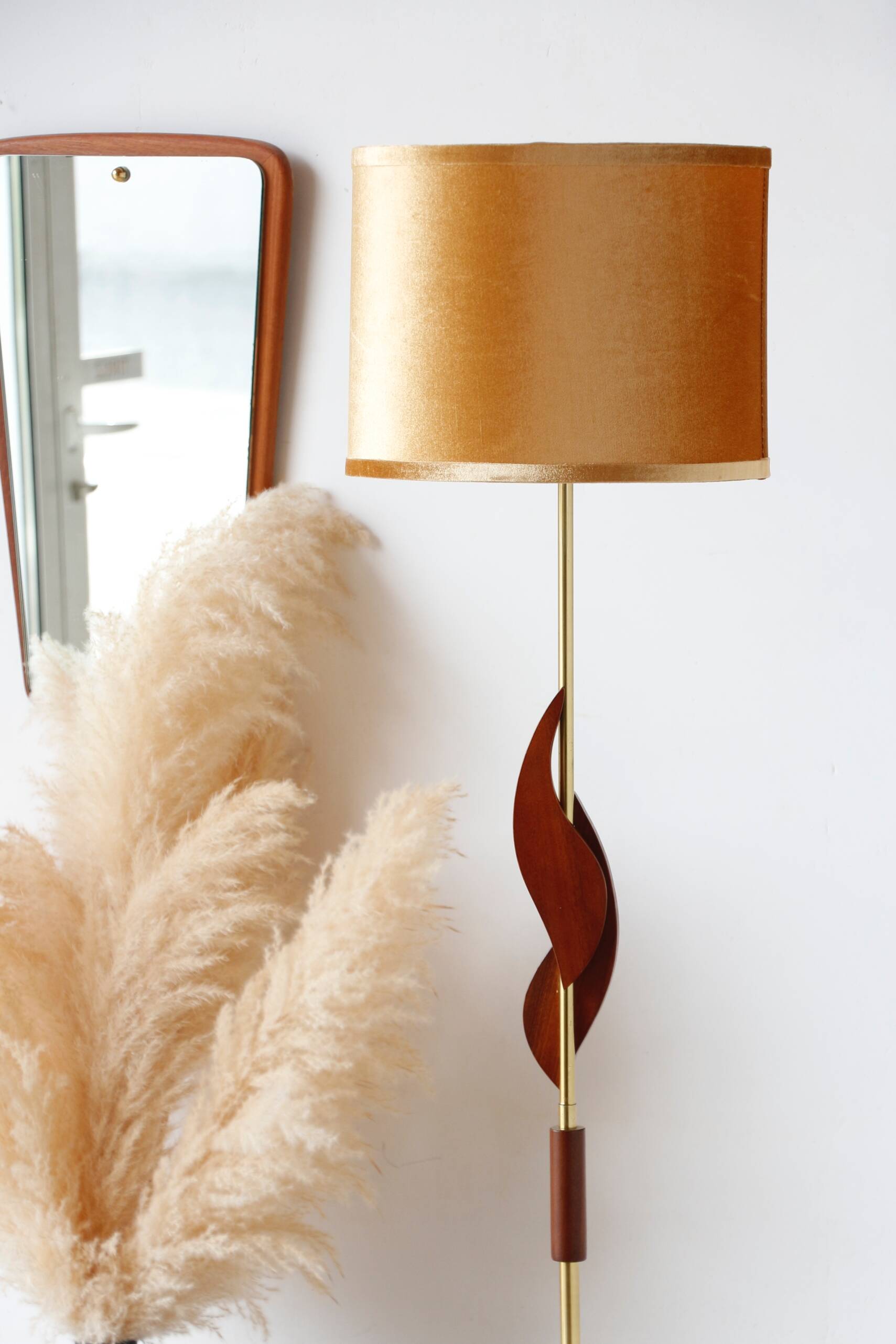 Teak and brass vintage Scandinavian floor lamp 1960 | Bakelite