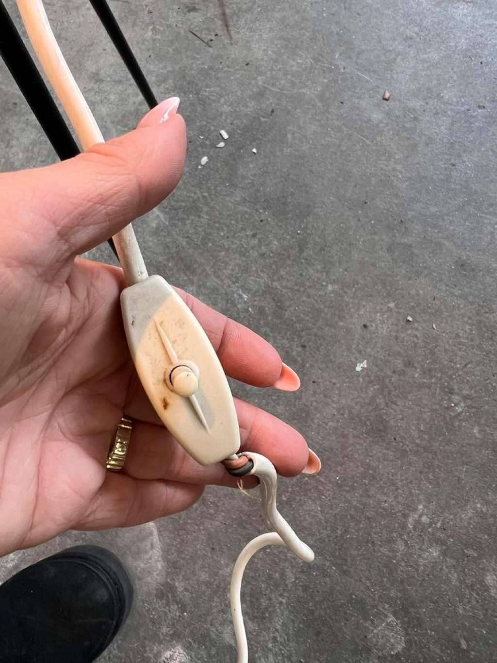 VINTAGE ROCKABILLY TRIPOD FLOOR LAMP / FLOOR LAMP