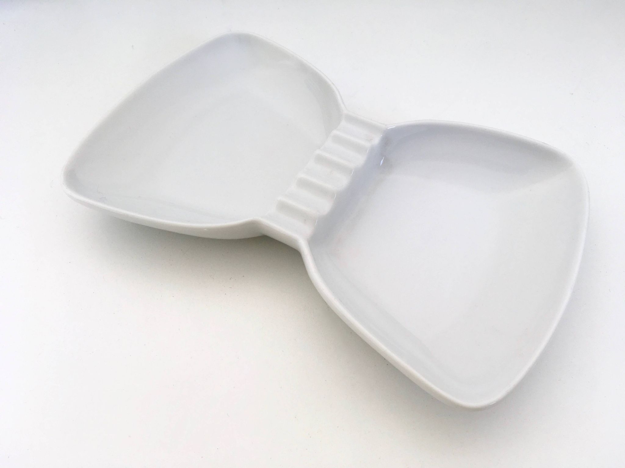 Papillon White Porcelain Ashtray by Guido Andlovitz for Laveno