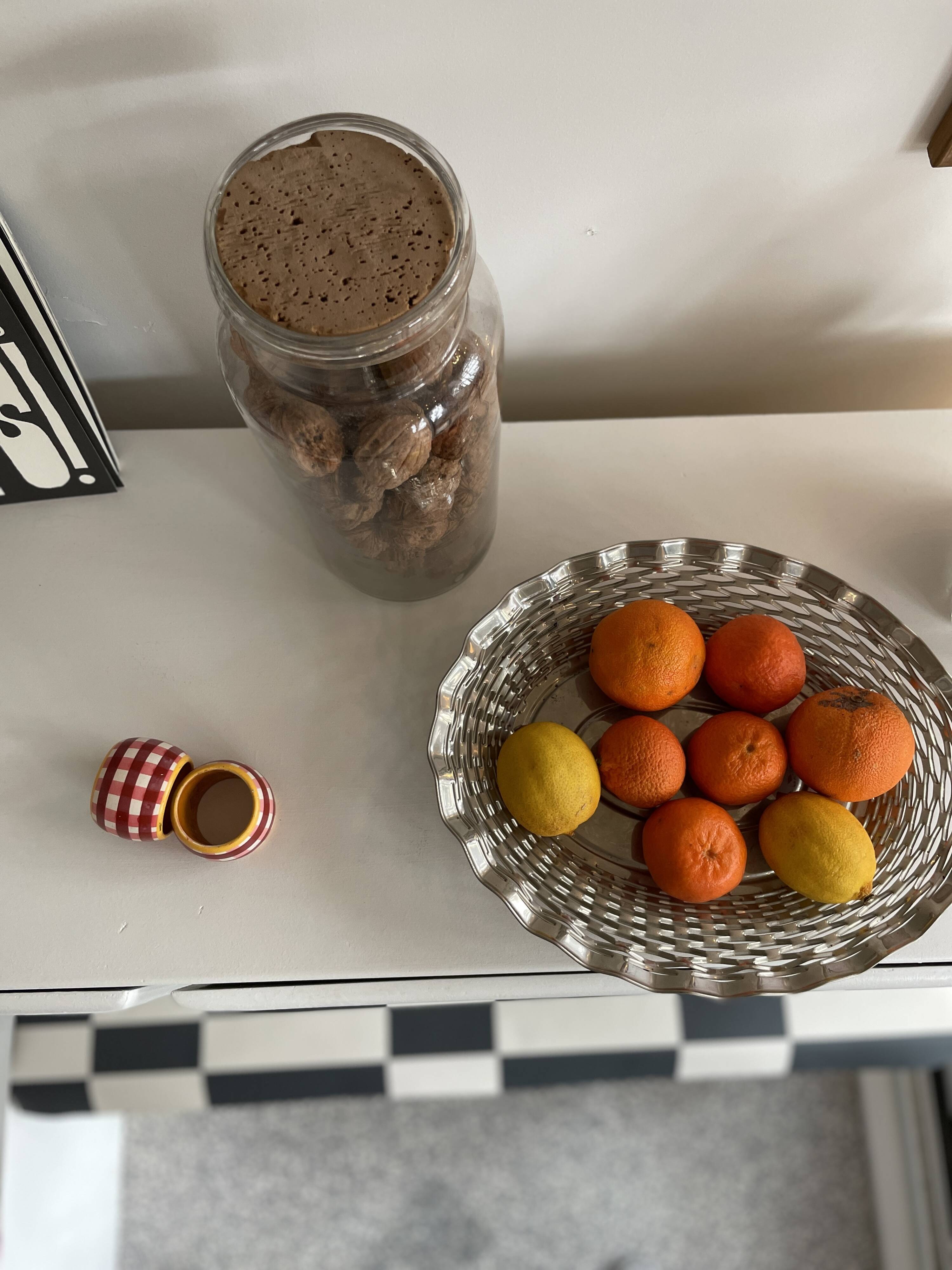 Mado style storage unit