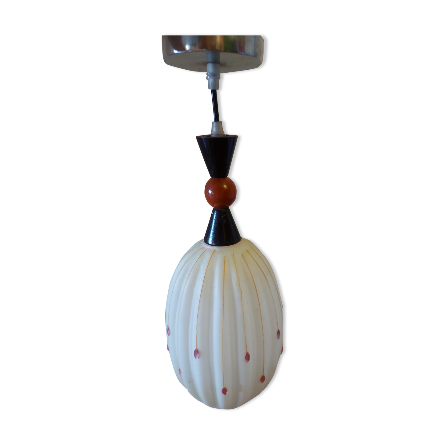 Opaline suspension