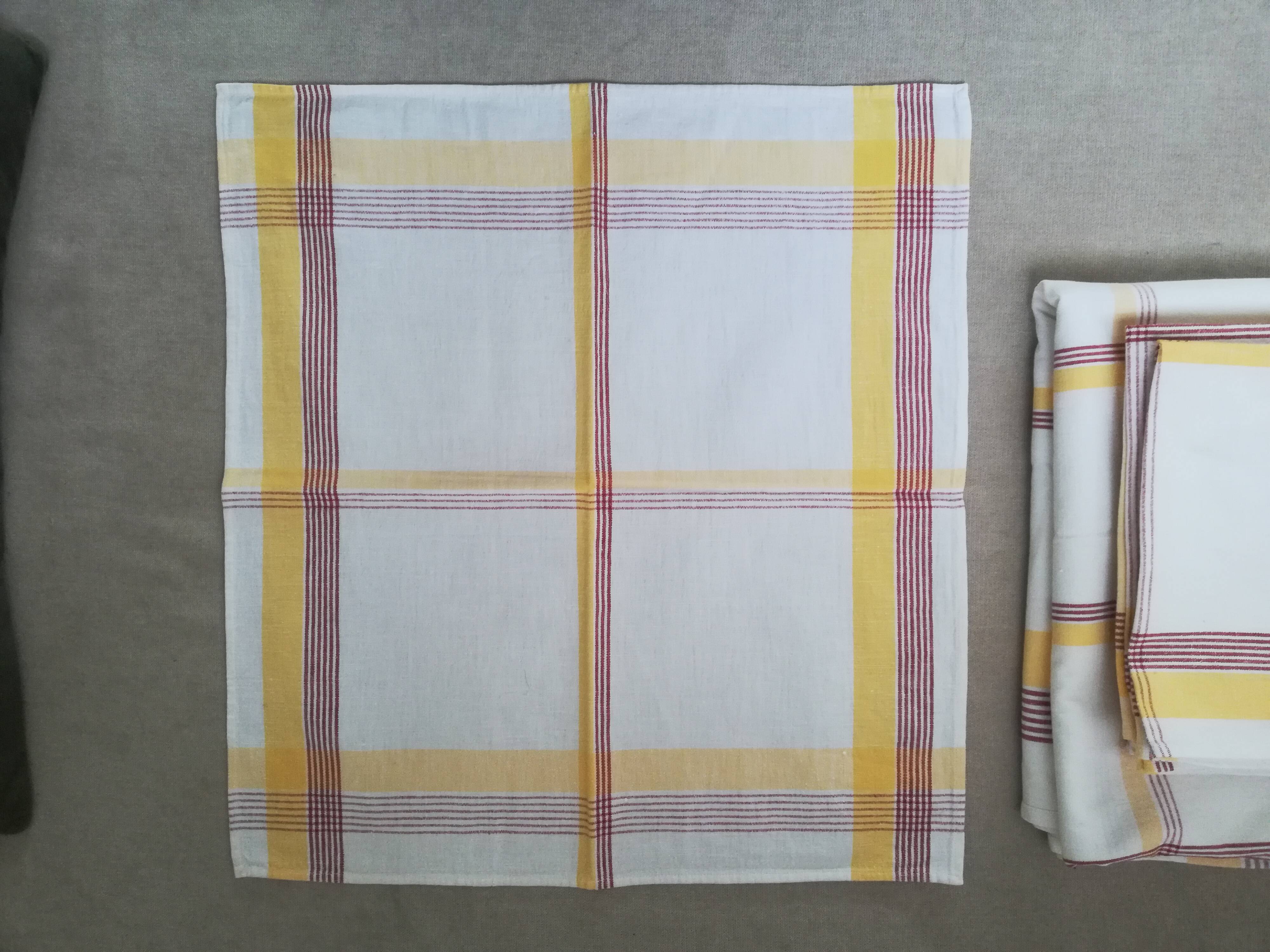 Tablecloth 220x150 and 10 towels
