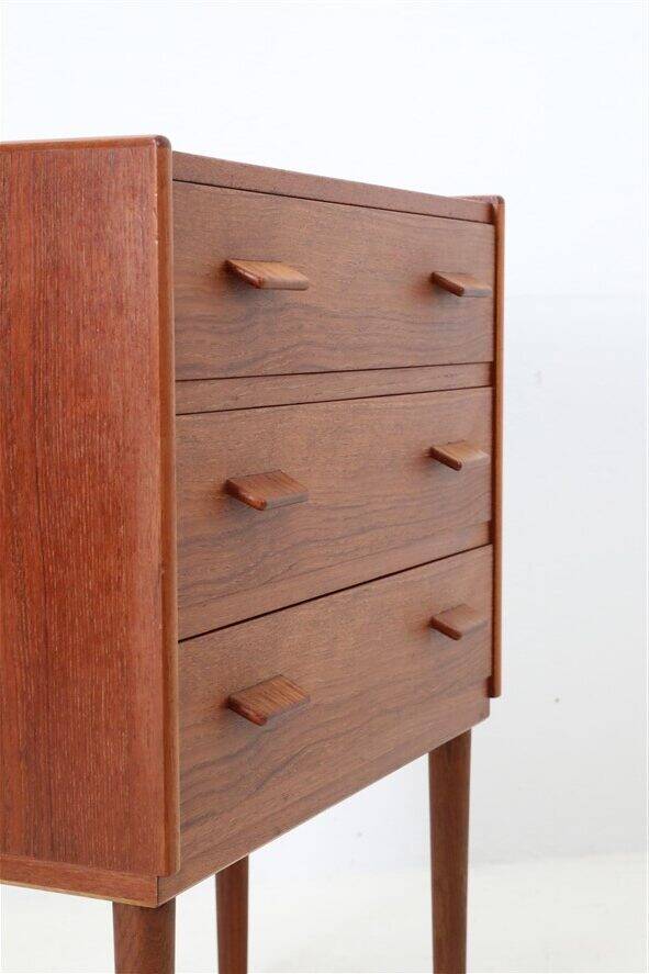 Rare teak chest of drawers by Carl Aage Skov for Munch Møbler / Mid-century Danish modern design / 1960s