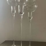 Trio de vases sur pied en verre soufflé