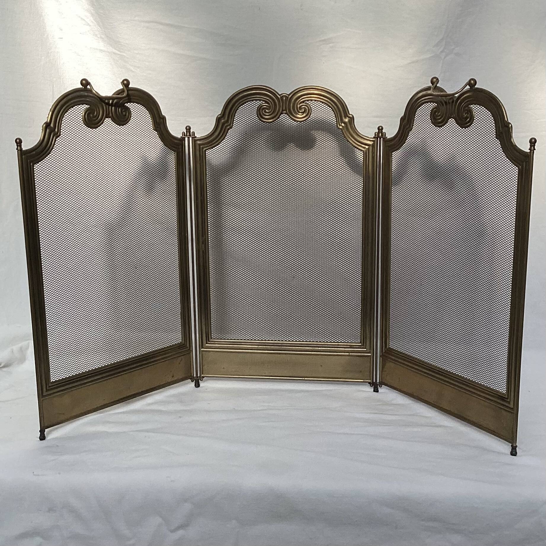 Vintage brass fireplace screen dimension: height -54cm- width -94cm-