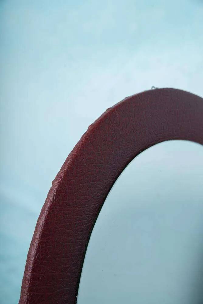 Oval retro vintage wall mirror from the 60s/70s, round mirror.